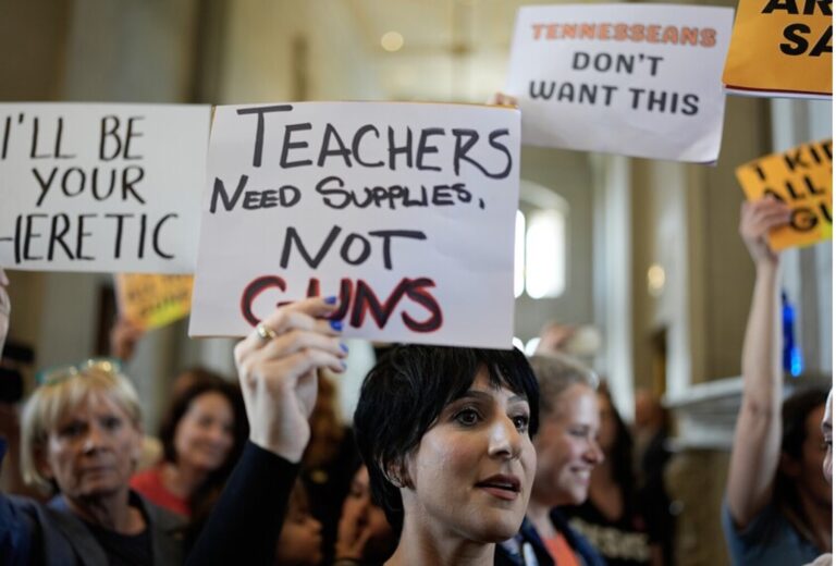 Tennessee Legislature Approves Bill Allowing Teachers and School Staff to Carry Concealed Handguns in Schools